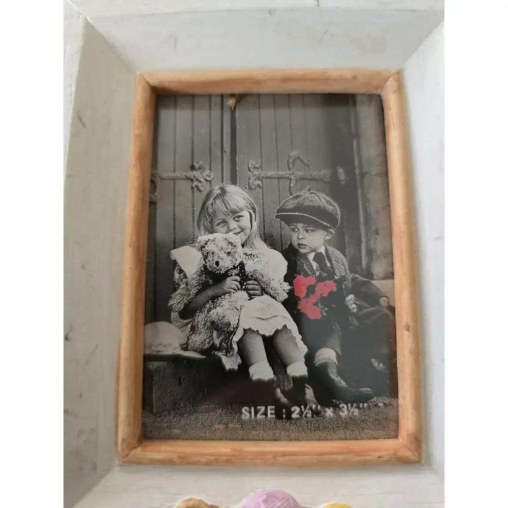 Kittens & Yarn Photo Frame 2.5